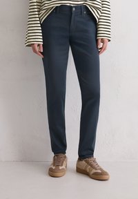 Джинсы Джинсы