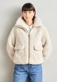 Зимняя куртка Зимняя куртка