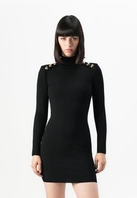 Вязаное платье Вязаное платье