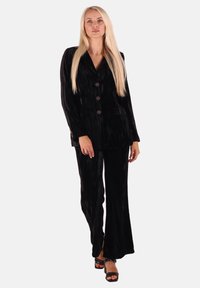 Блейзер Блейзер