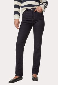 Прямые джинсы Прямые джинсы