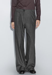 Широкие брюки Широкие брюки