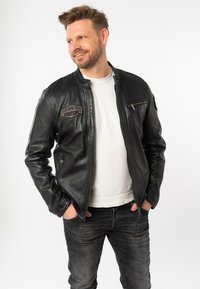 Кожаная куртка Кожаная куртка