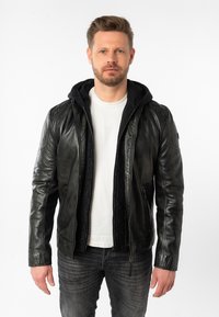 Кожаная куртка Кожаная куртка