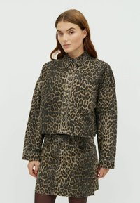 Джинсовая куртка Джинсовая куртка