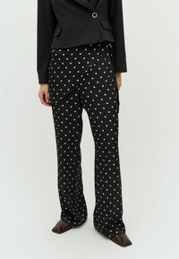 Широкие брюки Широкие брюки