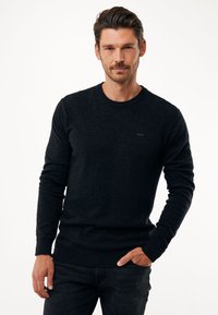 Пуловер Пуловер