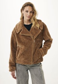 Зимняя куртка Зимняя куртка