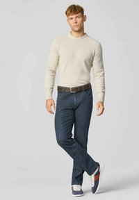 Прямые джинсы Прямые джинсы