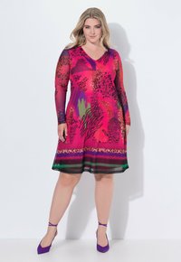 Платье Платье