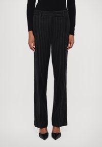 Широкие брюки Широкие брюки