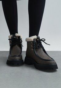 Ботинки Ботинки