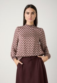 Блузка Блузка