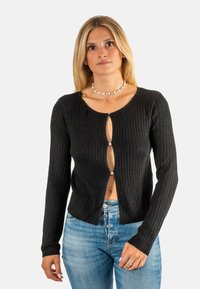 Вязаная кофта Вязаная кофта