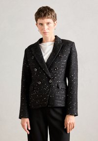 Блейзер Блейзер