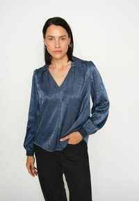 Блузка Блузка