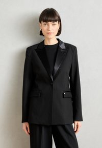 Блейзер Блейзер