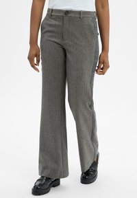 Узкие брюки Узкие брюки