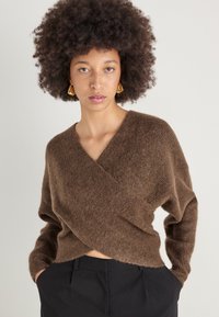 Пуловер Пуловер