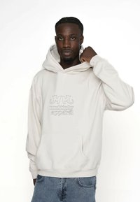 Пуловер с капюшоном Пуловер с капюшоном