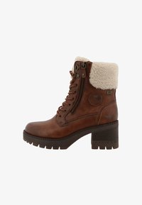 Ботинки на шнуровке Ботинки на шнуровке