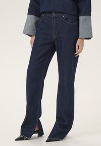 Прямые джинсы Прямые джинсы