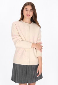 Жаккардовая вязаная кофта Жаккардовая вязаная кофта