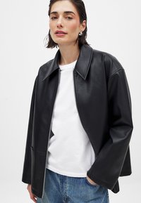 Кожаная куртка Кожаная куртка