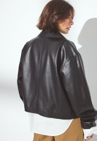 Кожаная куртка Кожаная куртка