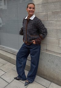 Жаккардовая вязаная кофта Жаккардовая вязаная кофта