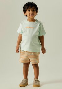 Шорты Шорты