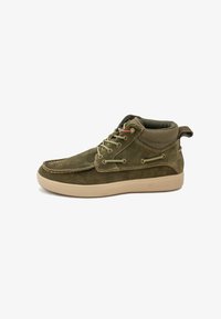 Ботинки на шнуровке Ботинки на шнуровке