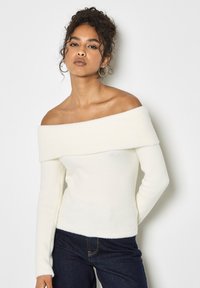 Пуловер Пуловер