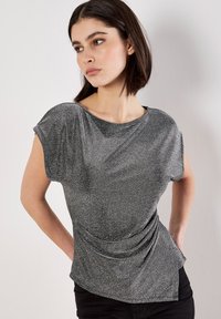 Футболка Футболка