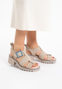 Босоножки на платформе Босоножки на платформе