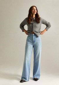 Свободные джинсы Свободные джинсы