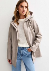 Короткое пальто Короткое пальто