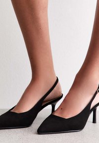 Туфли с ремешком Туфли с ремешком