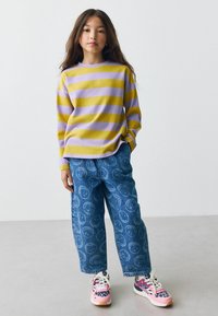 Джинсы Джинсы