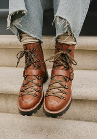 Ботинки на шнуровке Ботинки на шнуровке