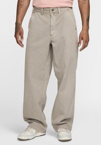 Вельветовые брюки Вельветовые брюки