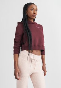 Пуловер с капюшоном Пуловер с капюшоном