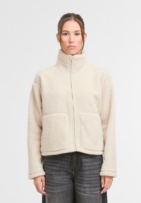 Флисовая куртка Флисовая куртка