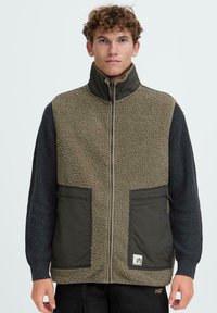 Жилет Жилет