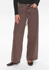 Прямые джинсы Прямые джинсы