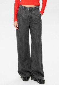 Джинсы Джинсы