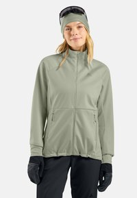 Спортивная куртка Спортивная куртка