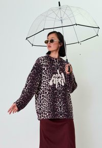 Длинный пуловер Длинный пуловер