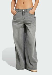 Джинсы Джинсы