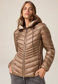 Зимняя куртка Зимняя куртка